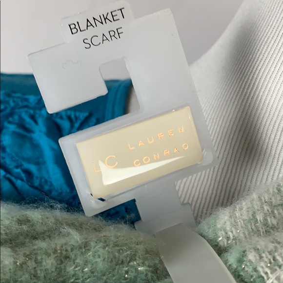NWT Lauren Conrad Cozy Blanket Scarf - Picture 2 of 4